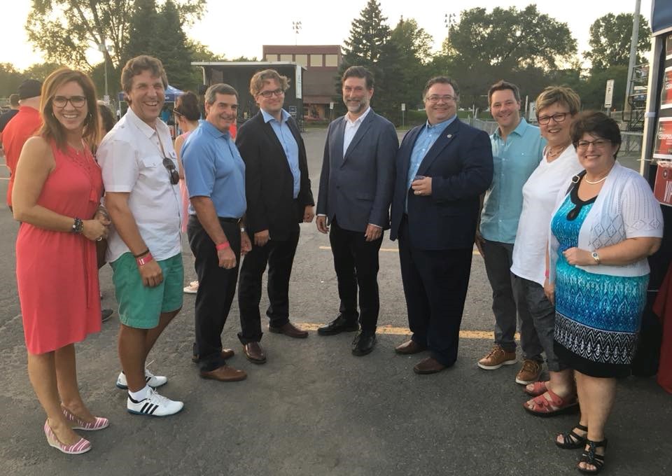 Plusieurs personnalités publiques étaient présentes au lancement de la saison de football des Nordiques du Collège Lionel-Groulx.