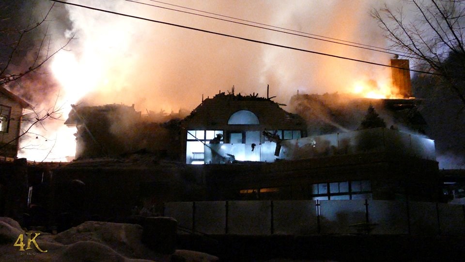 EN VIDÉO : Les flammes ravagent le spa Le Finlandais