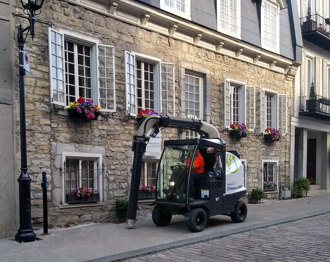 L'Institut du véhicule innovant & Madvac-Exprolink a produit la voiturette-aspirateur 100 % électrique, qui est le fruit d’une collaboration entre l’Institut du véhicule innovant et Exprolink.