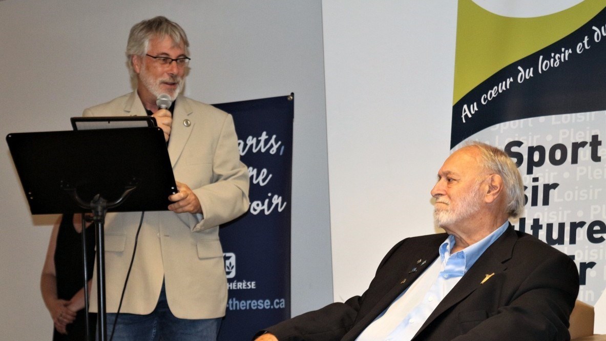 En juin 2019, le président de Loisirs Laurentides, Michael Leduc, en compagnie de Louis
Lauzon lors de la soirée reconnaissance en son honneur suite à nomination à titre de
lauréat régional 2019 du Prix du bénévolat en loisir et en sport Dollard-Morin.