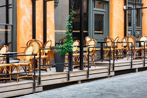 À Sainte-Thérèse, les propriétaires peuvent désormais transformer une partie de leur terrain privé en terrasse aménagée.