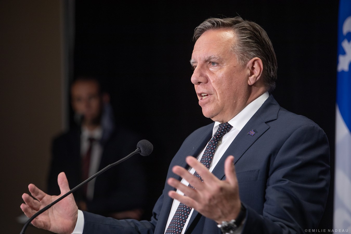Porter un masque, c'est un geste respectueux, dit François Legault