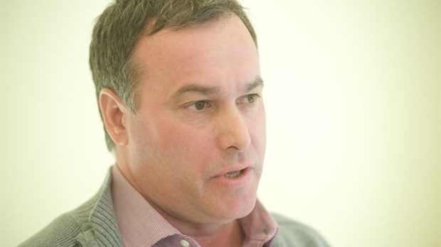 Toujours en période de convalescence, le maire de Mirabel Jean Bouchard tient au dossier. 