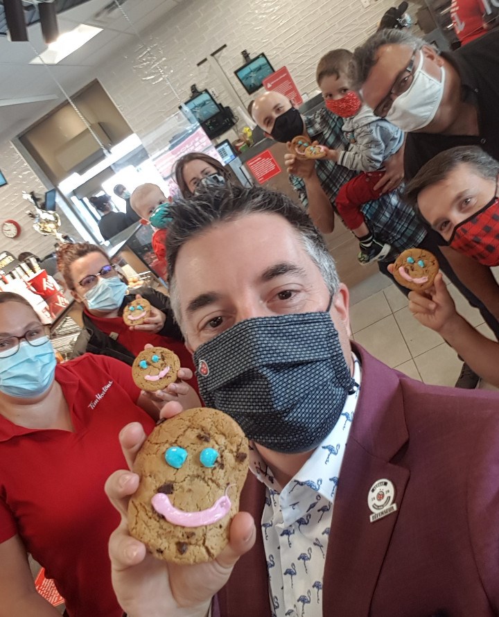 Biscuit Sourire Tim Hortons: 16 restaurants de Laurentides-Lanaudière soutiennent Leucan