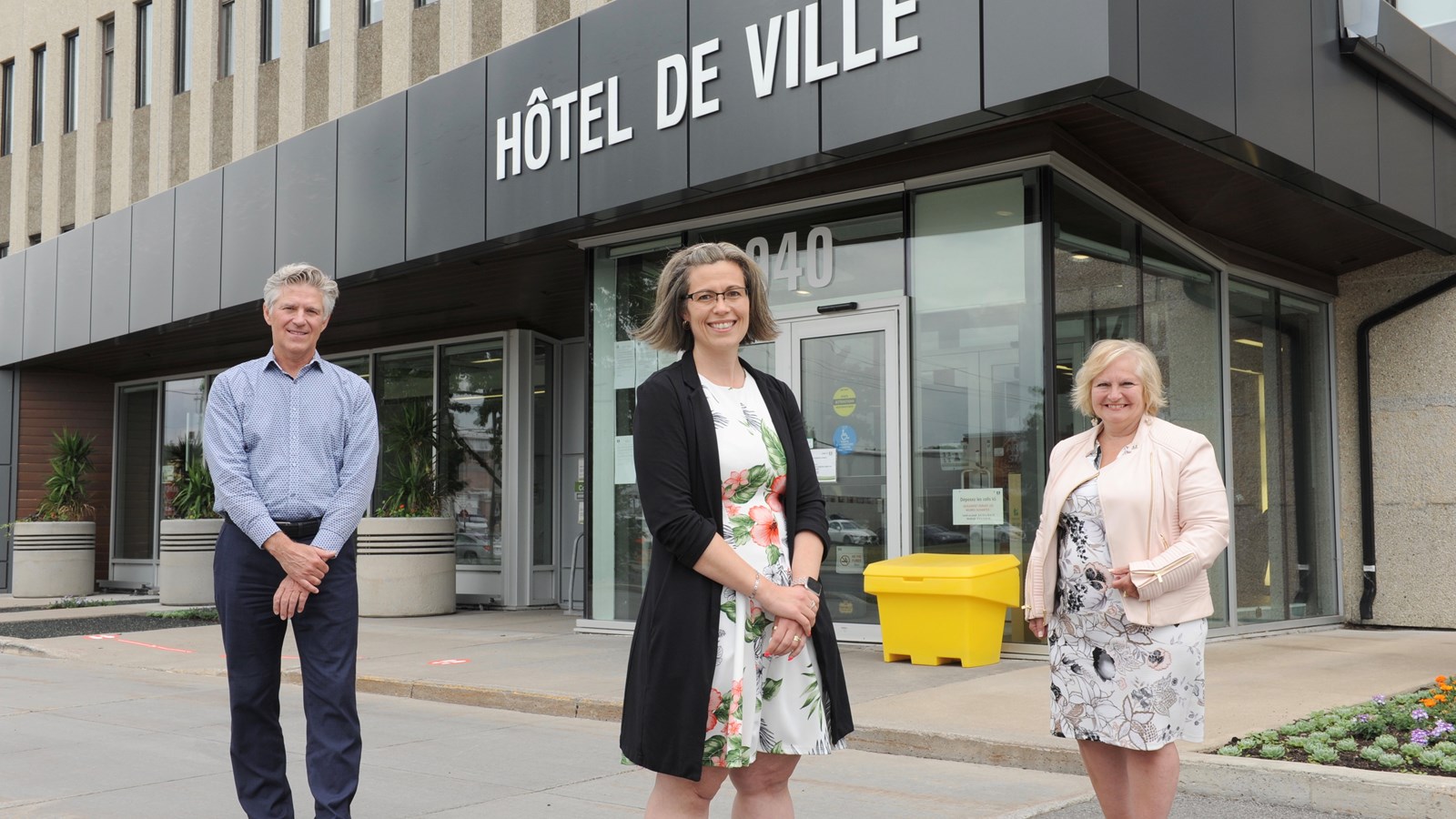 André Lapointe, directeur général par intérim, Karoline Cyr, Directrice du Service des ressources humaines et Marlene Cordato, mairesse