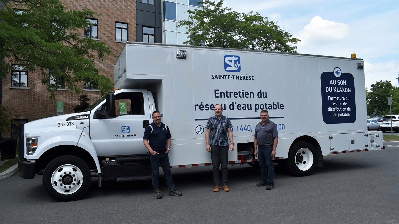 Sainte-Thérèse se dote d’un nouveau camion d’aqueduc 