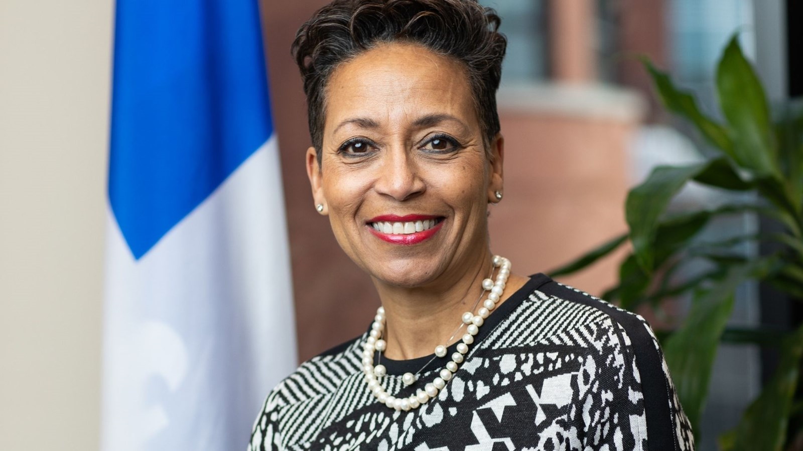 Nadine Girault, députée de Bertrand, se réjouit de l’annonce de la régionalisation de 5 000 postes