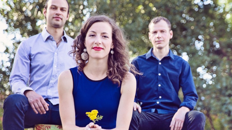 J’ai besoin de magnifique, le 2e album du trio Luce Bélanger sera disponible à compter du vendredi 27 mai 2022