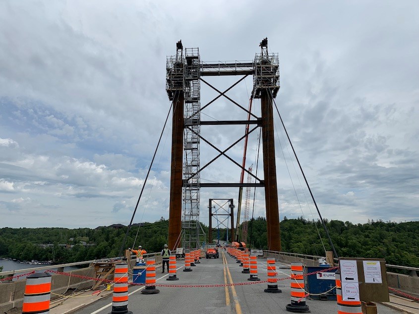 L’installation des haubans sur le pont des Piles progressent bien