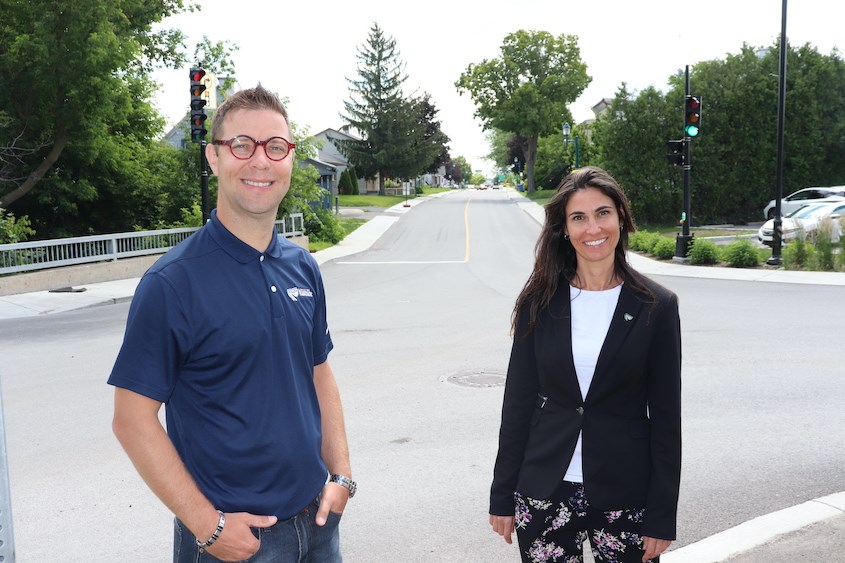 Le maire Guillaume Tremblay et la conseillère municipale Michèle Demers dans le Vieux-Mascouche