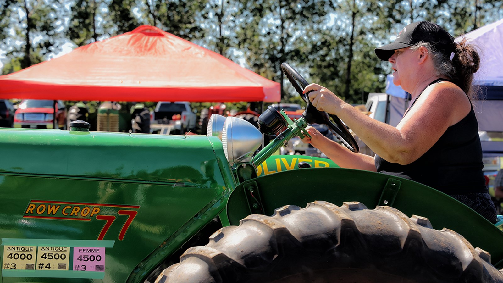 Retour en images sur les compétitions de tires de tracteurs antiques 