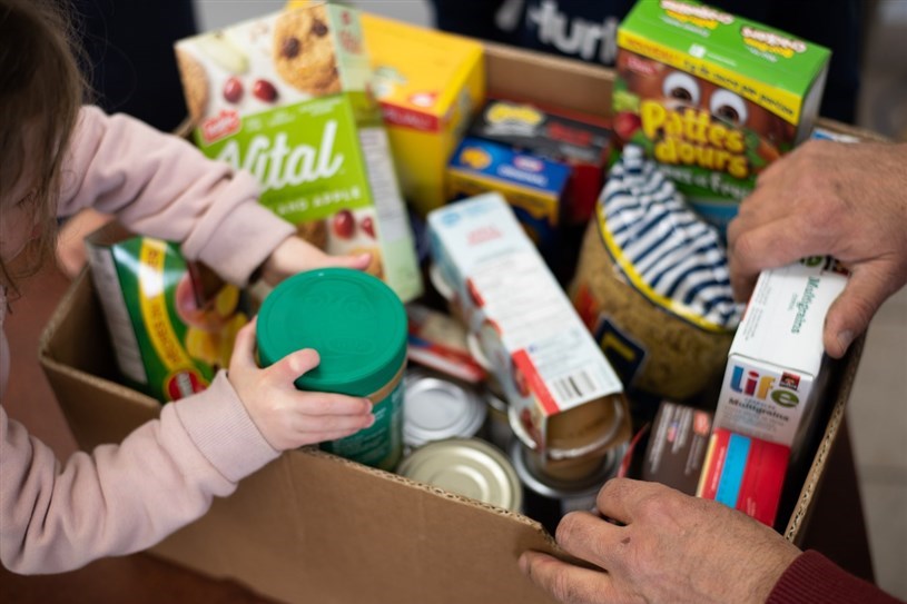 Québec ajoute 8 M$ pour les banques alimentaires