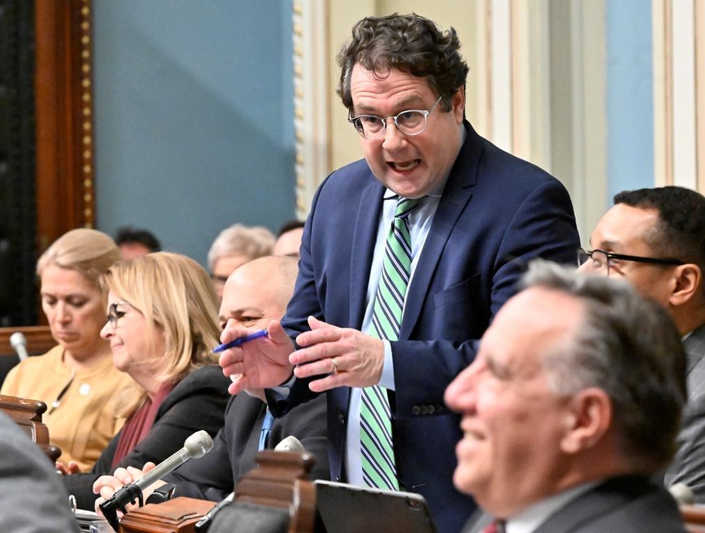 Projet de loi 23: Bernard Drainville change à nouveau la gouvernance scolaire