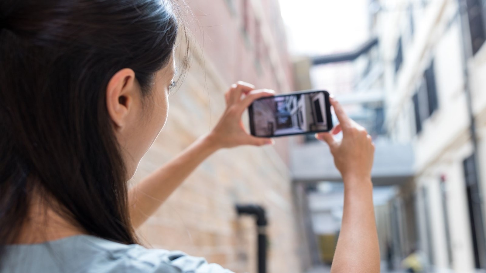 Les frais d'itinérance sont souvent trop élevés pour les voyageurs, dit le CRTC