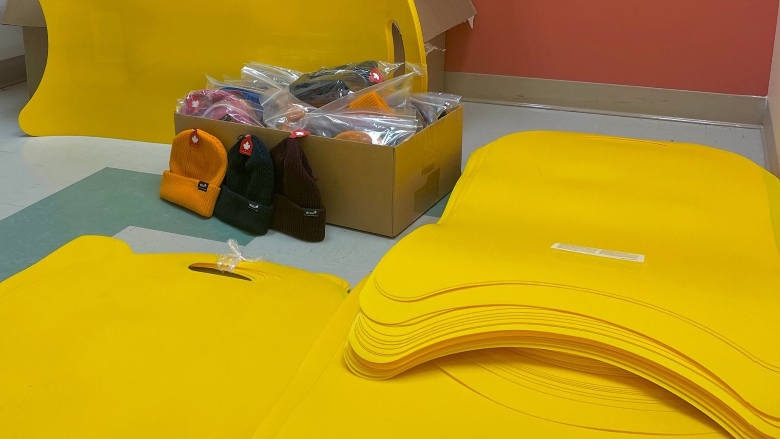 Les employés de Trévi ont fabriqué eux-mêmes les « crazy carpets » en utilisant la machinerie interne de l’entreprise.