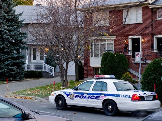La maison du maire de Laval est sous surveillance policière depuis l'aube.