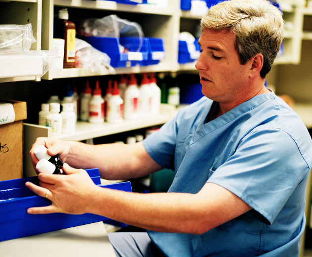 Selon l’enquête menée par l’Association des pharmaciens des établissements de santé du Québec, le taux de pénurie des pharmaciens d’établissements serait de 27 % à Laval.