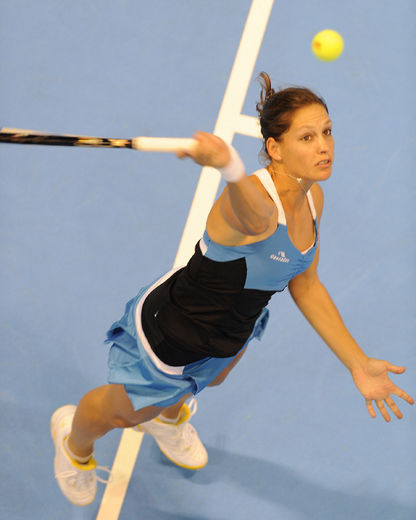 Stéphanie Dubois a subi la défaite à son match de premier tour contre la chinoise Jie Zheng aux internationaux de Wimbledon.