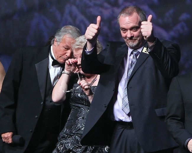 Guy Lanthier de Laval a remporté le gros lot d'un million de dollars en direct à TVA, dimanche soir, dans le cadre du gala «Célébration 2013».