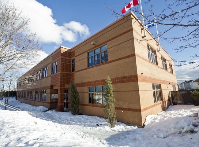 L’école Terry-Fox serait remplie à 114 % de sa capacité d’accueil, ce qui semble avoir des conséquences fâcheuses pour les élèves.