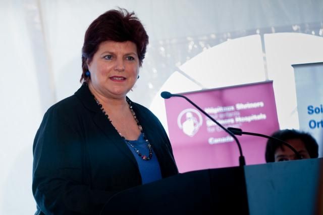 Nicole Léger, ministre de la Famille et responsable de la région de Laval