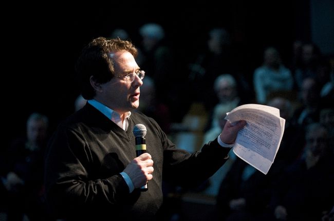 Environ 75 personnes ont assisté, jeudi soir, à une rencontre citoyenne portant sur la Charte de la laïcité avec le député Léo Bureau-Blouin et le ministre Bernard Drainville. 