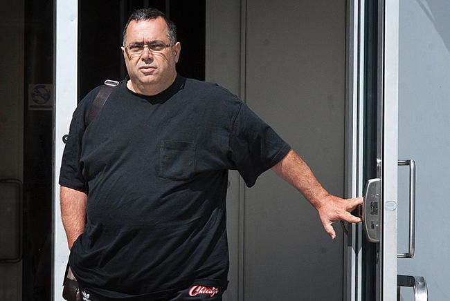 Luigi Coretti a été arrêté jeudi matin pour bris d'engagement alors qu'il a contacté un témoin impliqué dans sa cause.