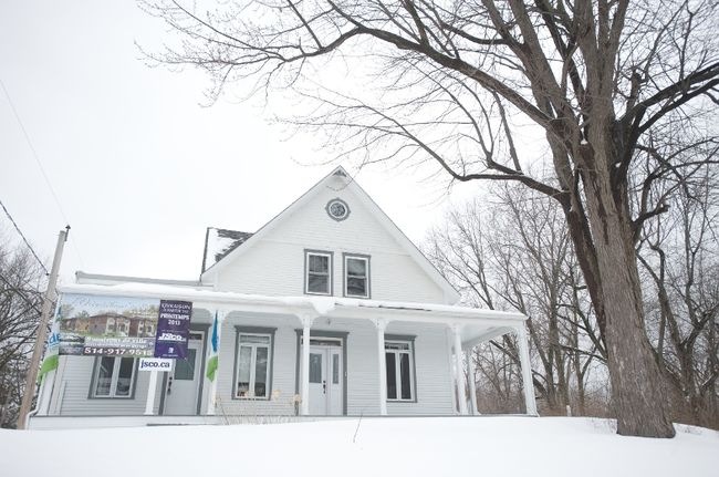 Construite en 1919, cette maison de la terrasse Dufferin, à Sainte-Rose, est menacée de démolition.