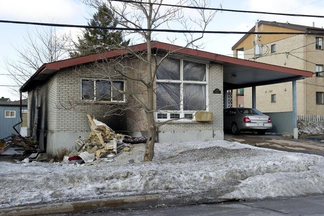 Une trentaine de pompiers ont combattu un incendie qui s’est déclaré tôt, mardi matin, dans une maison de la rue Montigny dans le secteur Vimont.
