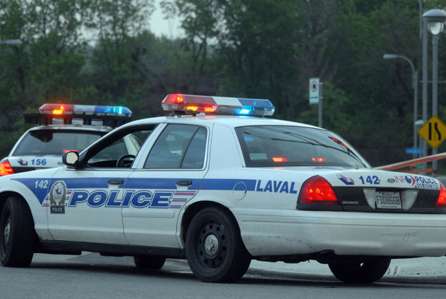 Une courte poursuite policière s’est déroulée, mercredi après-midi, dans Laval-des-Rapides.