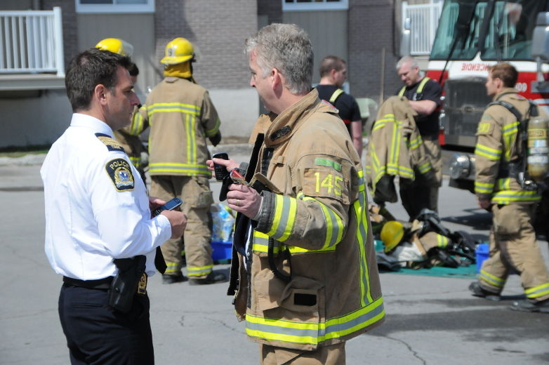 Un incendie à couté la vie à un homme en début d'après-midi sur la rue Rivard dans le secteur Duvernay à Laval le 24 avril 2013
