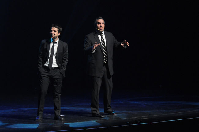 Le duo humoristique Dominic et Martin entameront, cet été, une tournée afin de présenter leur quatrième spectacle en carrière, «Fou». Un sujet de spectacle qui représente un peu tous les Québécois, selon les humoristes.