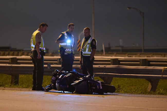 Le motocycliste lavallois qui se trouvait dans un état critique après avoir percuté une automobile sur l’autoroute 440, à Laval, mercredi soir, a succombé à ses blessures, tôt jeudi.