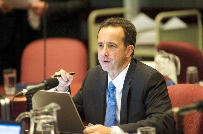Le tuteur de Laval étudie, actuellement, la décision des élus municipaux qui ont vraisemblablement décidé de mettre fin aux emplois de Gaétan Turbide (sur la photo) et Jean Roberge.
