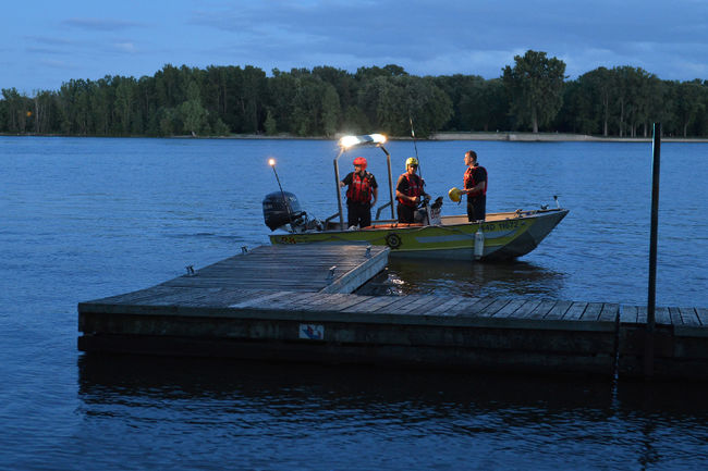 Une femme de 34 ans s'est vraisemblablement noyée, jeudi après-midi à Laval, en tentant d'aller récupérer ses sandales qu'elle venait d'échapper dans la rivière des Prairies.