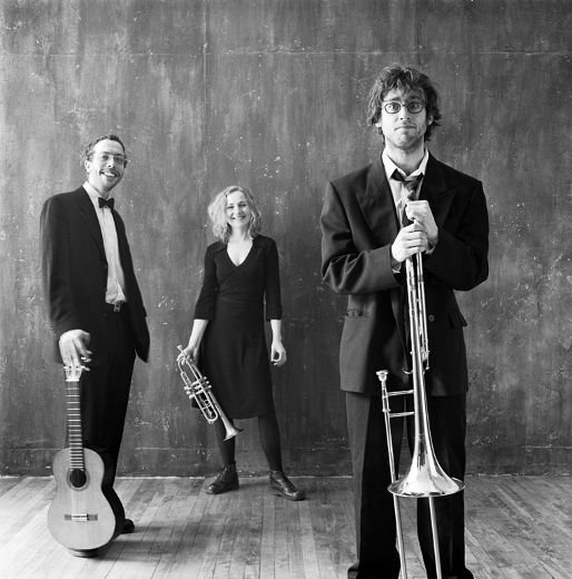 Benoit Paradis Trio sera en spectacle samedi soir, 20 h 30, devant l'école Villemaire de Sainte-Rose.