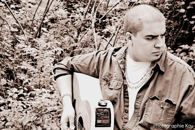 Karim Medfaï souhaite autant percer dans la musique qu'aider les autres à le faire, par l'entreprise de son agence de développement artistique Hamilcar.