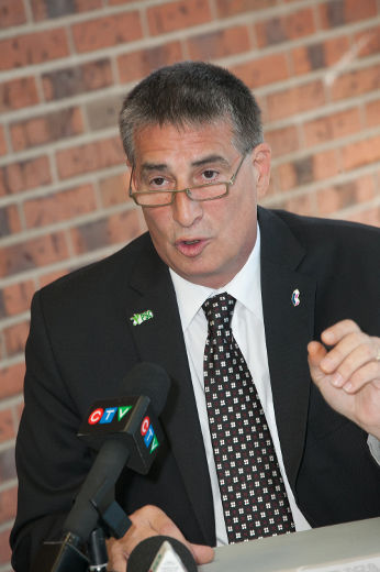 Robert Bordeleau se questionne sur les façons de faire du tuteur et souhaiterait une plus grande transparence du processus.