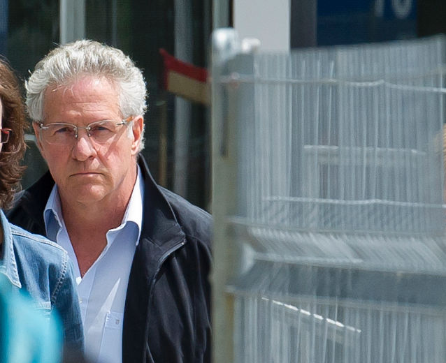 <p>L'unité permanente anticorruption (UPAC) a arrêté jeudi matin l'ex-maire de Laval Gilles Vaillancourt dans le cadre de la plus importante frappe de son histoire. En tout, 37 personnes vont être accusées en lien avec un stratagème de collusion et de corruption dans l'octroi des contrats municipaux. Sur la photo, Tony Accurso à sa sortie du poste de la Sûreté du Québec, sur la rue Parthenais, à Montréal, le jeudi 9 mai 2013. </p><p>PIERRE-PAUL POULIN/LE JOURNAL DE MONTRÉAL/AGENCE QMI