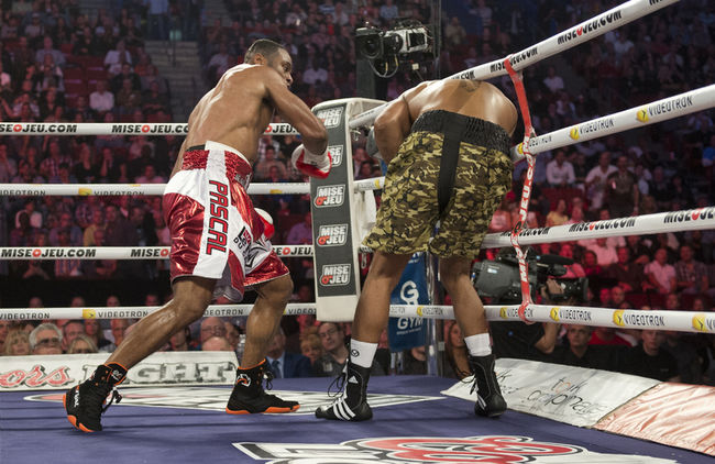 Le Lavallois Jean Pascal l’emporte par K.-O. au cinquième round contre l’Américain George Blades, samedi au Centre Bell.