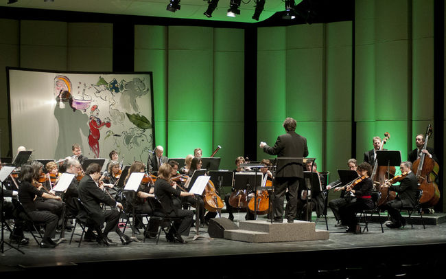 L’Orchestre symphonique de Laval a remporté un prix Opus pour son spectacle Pierre, Babar et le loup, présenté en février 2013.