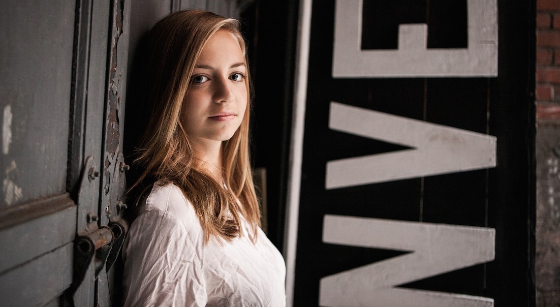 La jeune femme de 17 ans qui incarne Jaimie Hébert dans l’émission « La théorie du KO » sur la chaîne télé Ici Radio-Canada a pour nom Ludivine Reding.