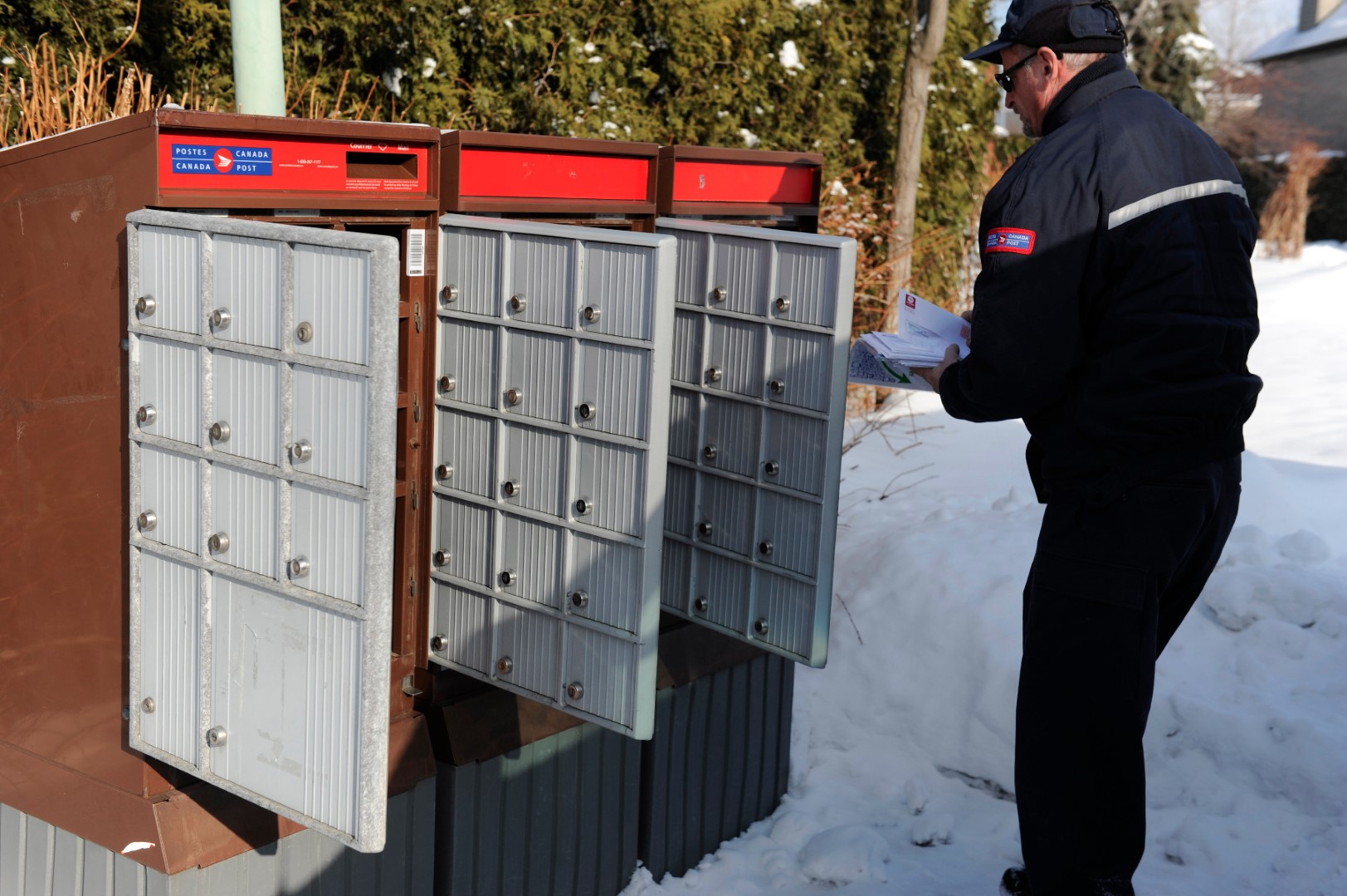 Fin de la livraison du courrier à Laval