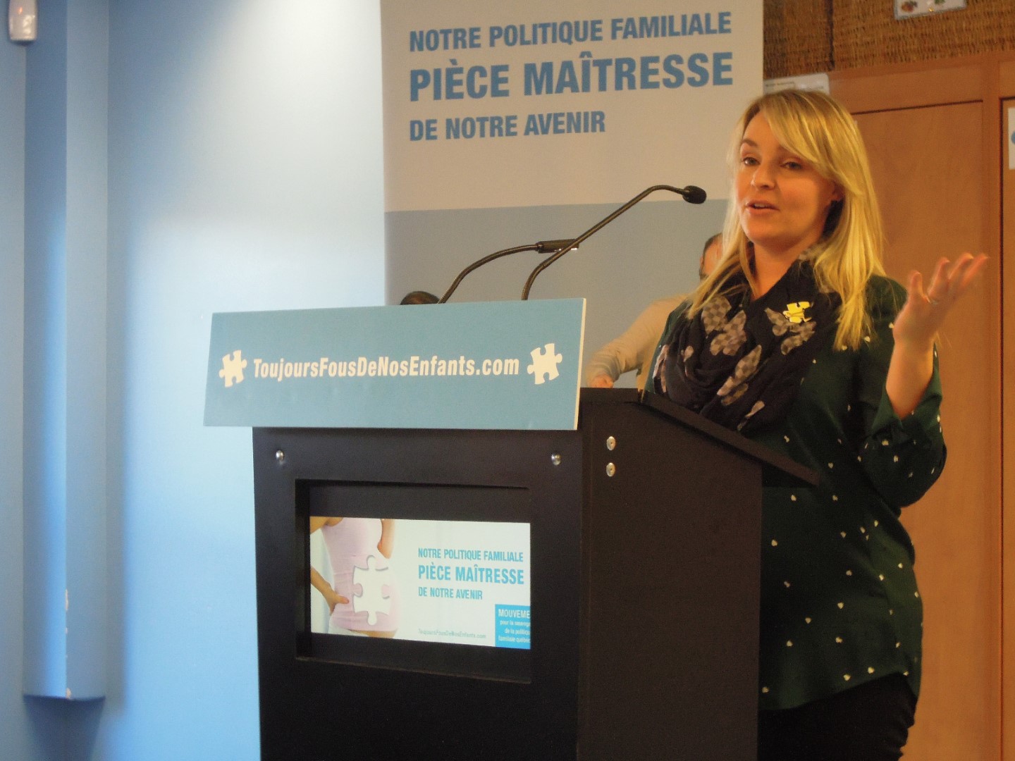 Hélène Pinet, membre du conseil d'administration du CPE Force Vive et maman de deux enfants.