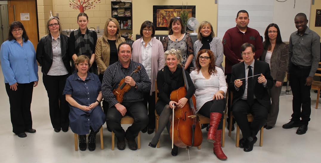Sur la photo de gauche à droite et de bas en haut: Carole Allard, Frédéric Lefebvre, Manon Reddy, Claudi Bernatchez, Louis Babin, Josée Calvert, Josée Beaudry, Julie-Anne Marceau, Kathleen Martin, Louise Lortie, Line Guilbault, Céline Blanchette, Walter V. Calderon, Isabel Boisvenu, Mohamed Ba.