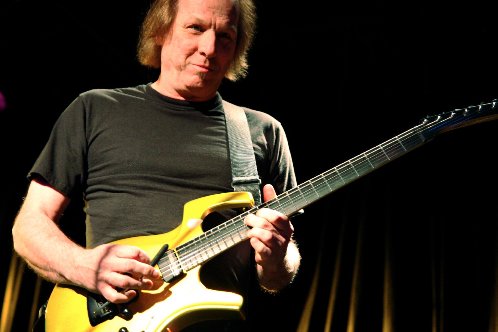 La tournée d'Adrian Belew s'arrêtera à Laval