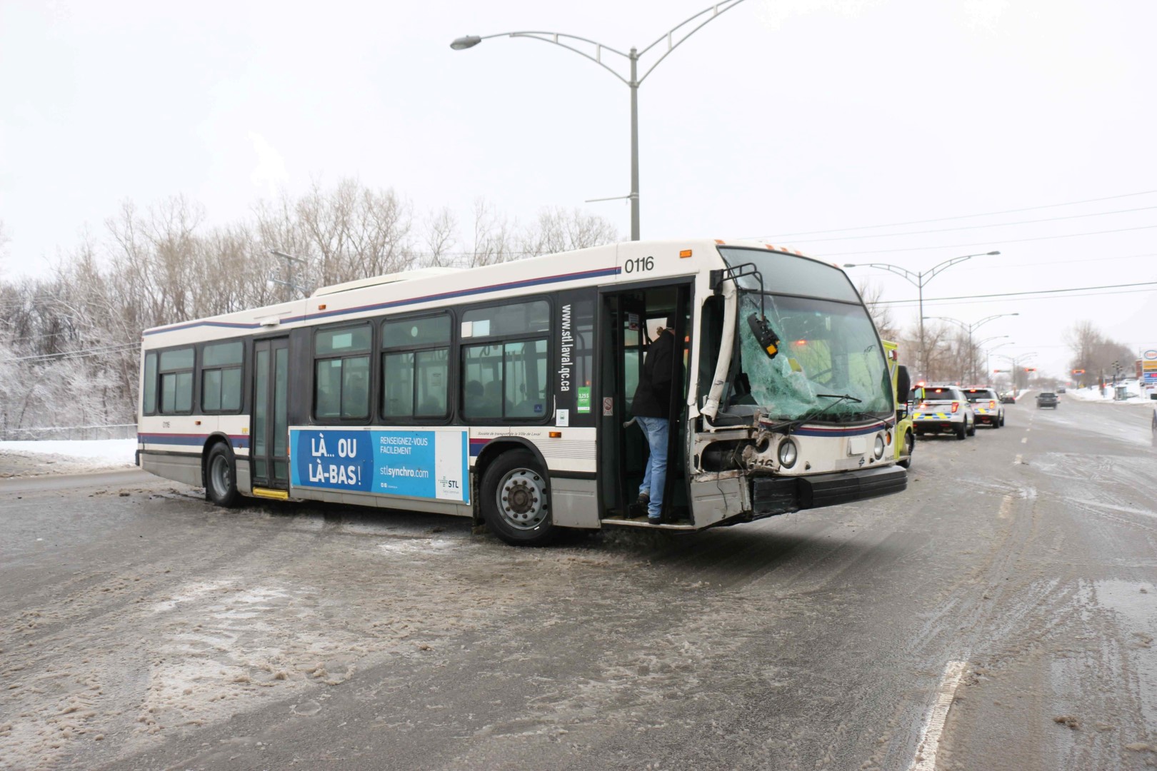 Collision entre un autobus de la STL et un poids lourd