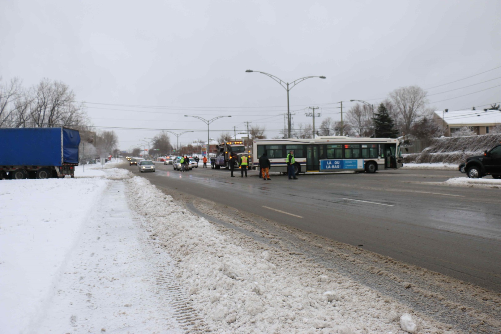 Collision entre un autobus de la STL et un poids lourd