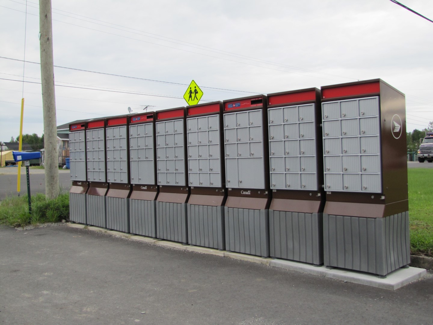 Parmi les chauds dossiers de la dernière année, le combat des élus néo-démocrates pour convaincre Postes Canada de ne pas mettre fin à la livraison du courrier à domicile