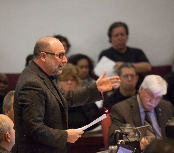 Michel Trottier dénonce toujours les nominations faites par le conseil municipal.